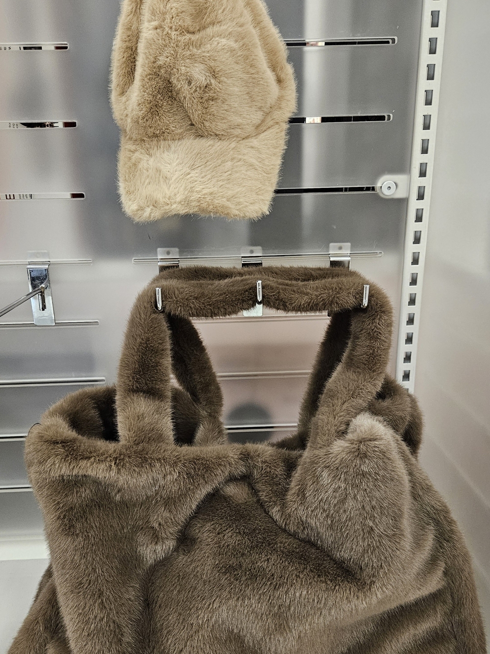 Catherine Malandrino Faux-Fur Tote Bag Top Handle w Tan Color Bill Hat